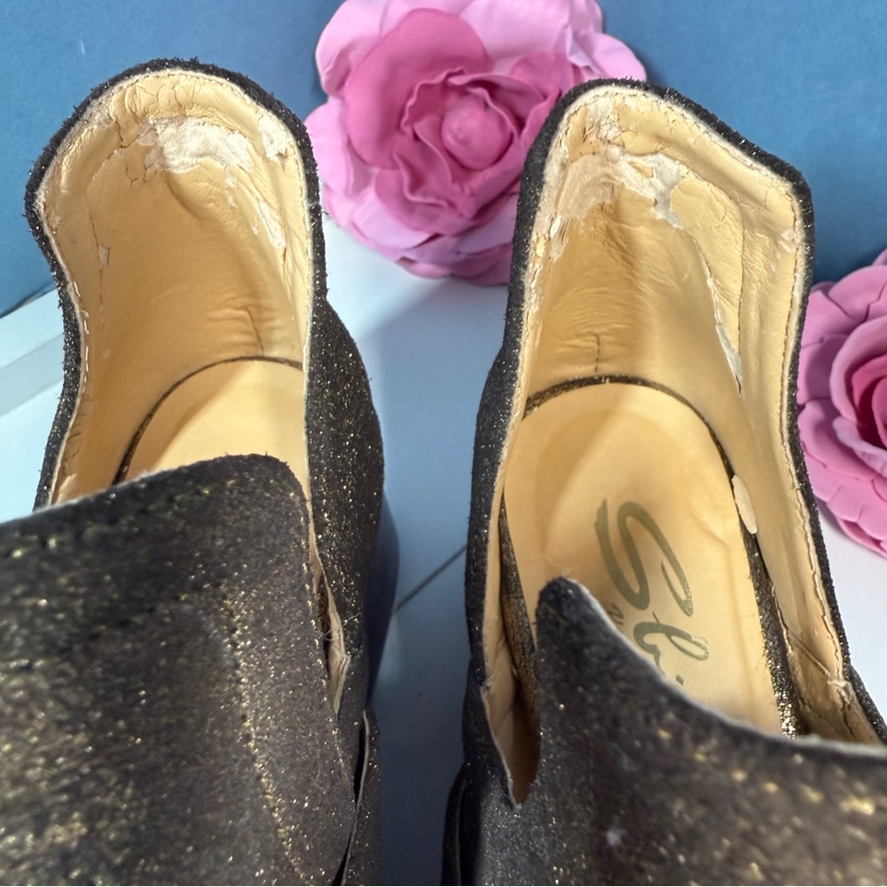 Sbicca Metallic Gold Booties with Buckle Detail - Picture 5 of 11